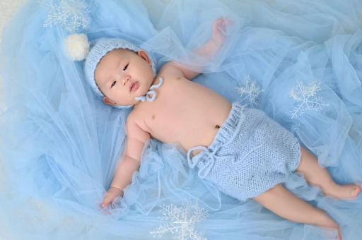 衡东满月宝宝放屁臭